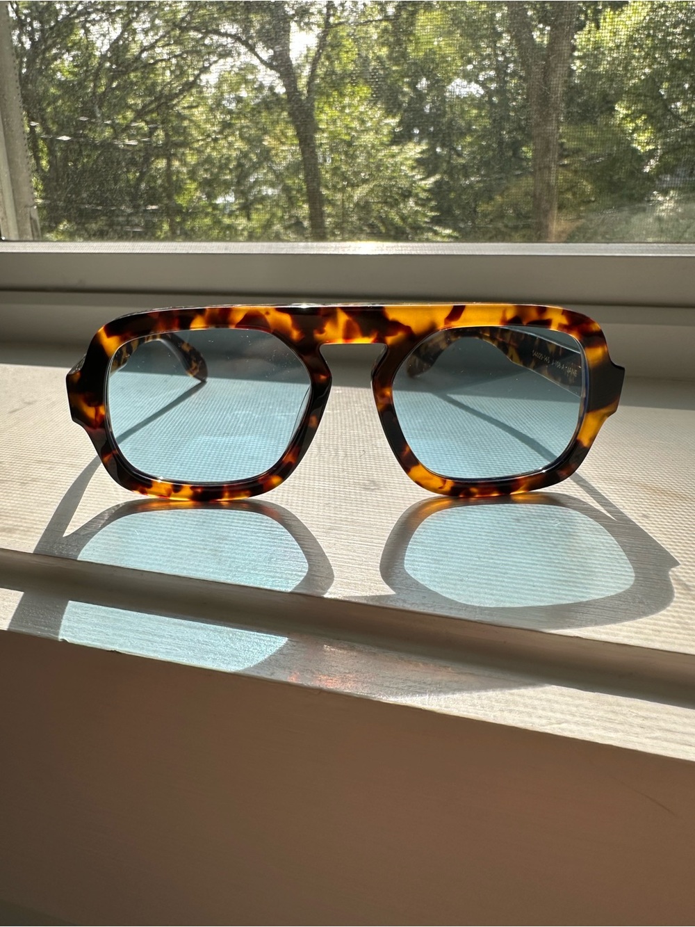 Elisa Johnson Jane sunglasses in Brown Tortoiseshell with Blue Lenses